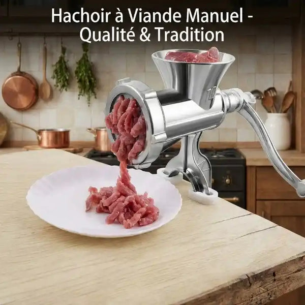 Hachoir à viande manuel inox avec kit saucisses en action - Préparation culinaire rapide
